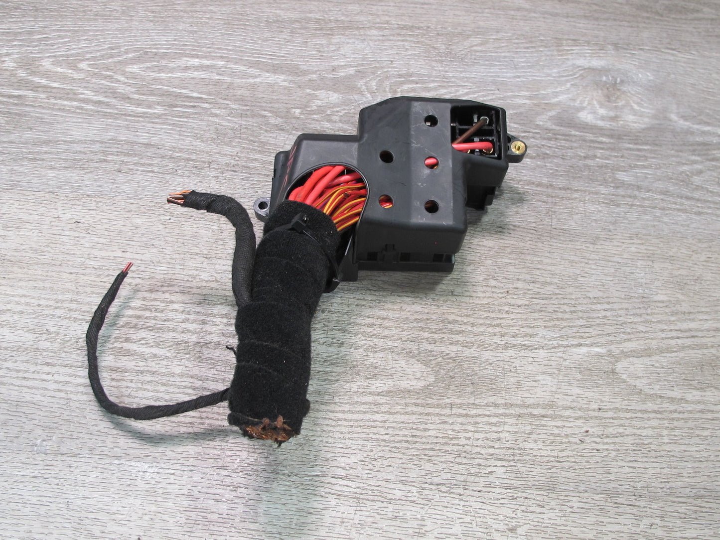 2003-2010 Porsche Cayenne 957 Dash Front Left Fuse Relay Box Module