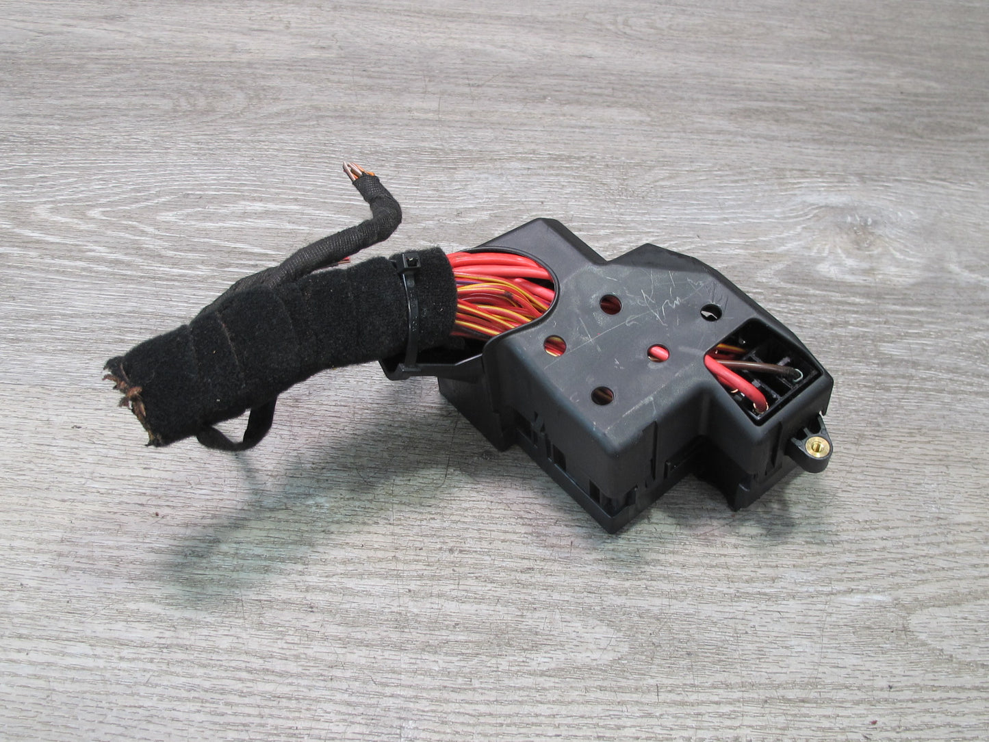 2003-2010 Porsche Cayenne 957 Dash Front Left Fuse Relay Box Module