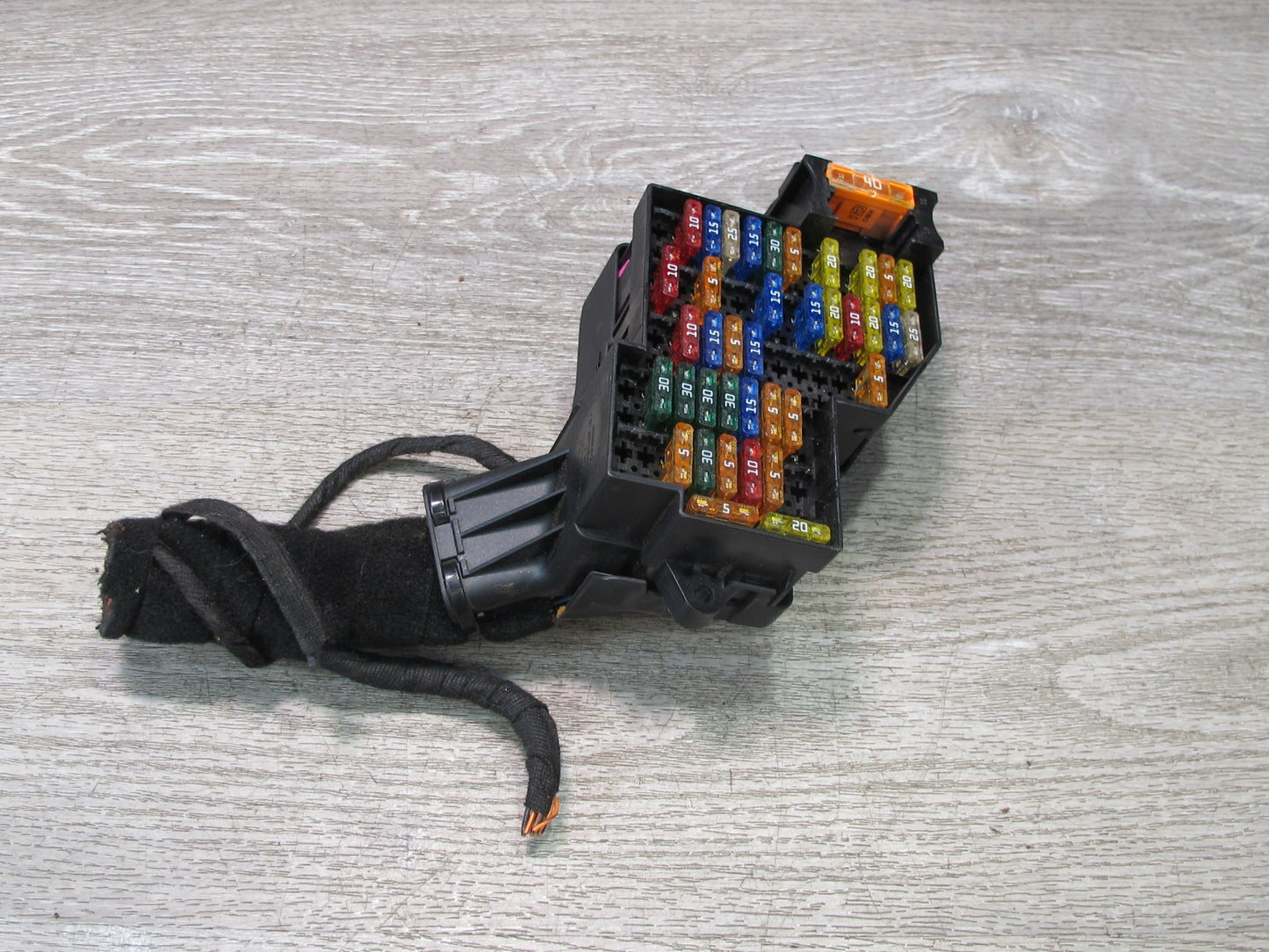 2003-2010 Porsche Cayenne 957 Dash Front Left Fuse Relay Box Module