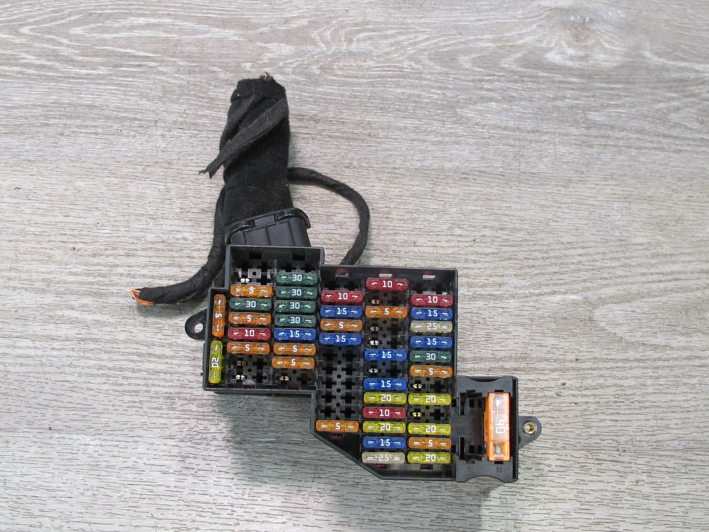 2003-2010 Porsche Cayenne 957 Dash Front Left Fuse Relay Box Module