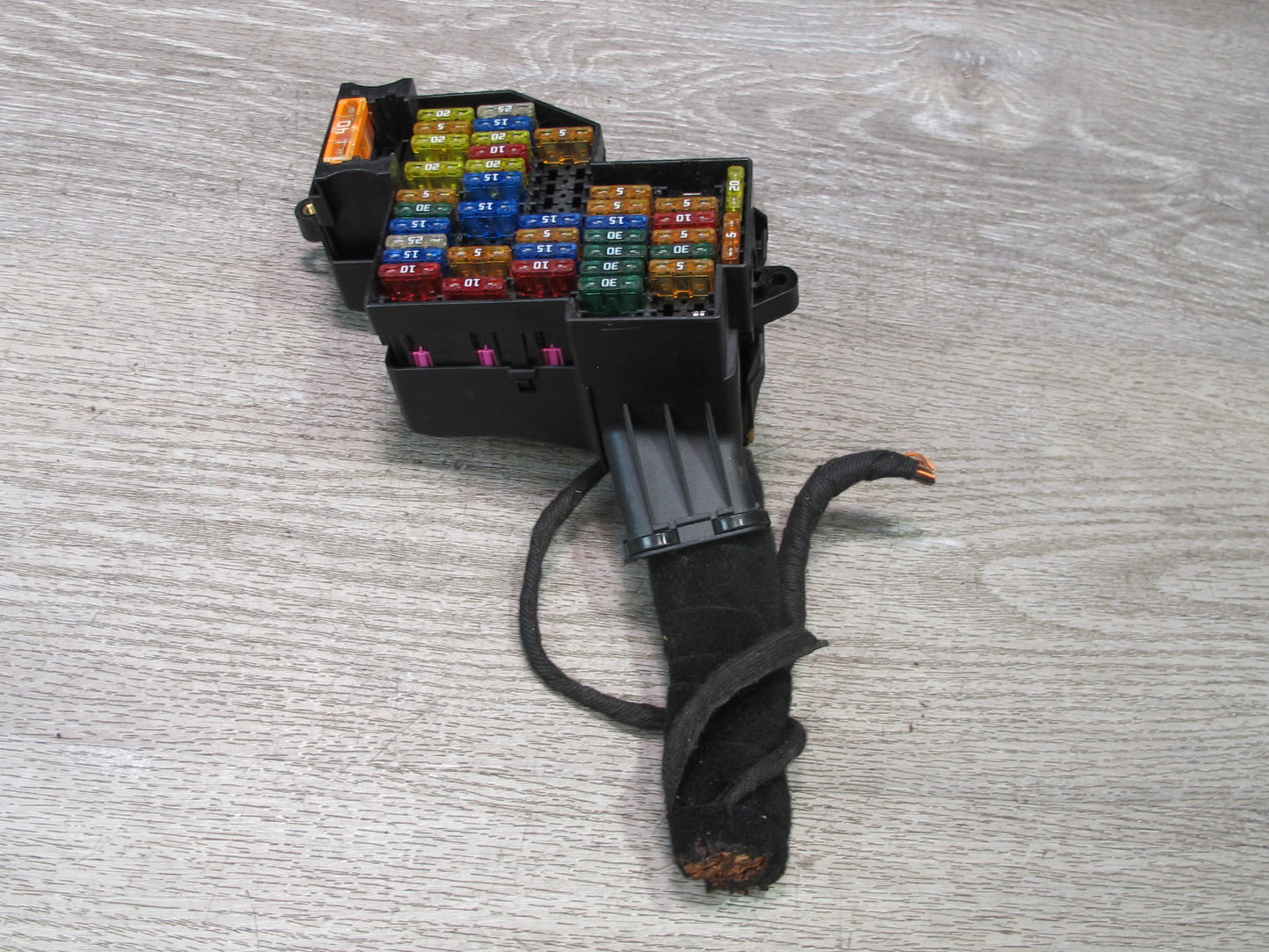 2003-2010 Porsche Cayenne 957 Dash Front Left Fuse Relay Box Module