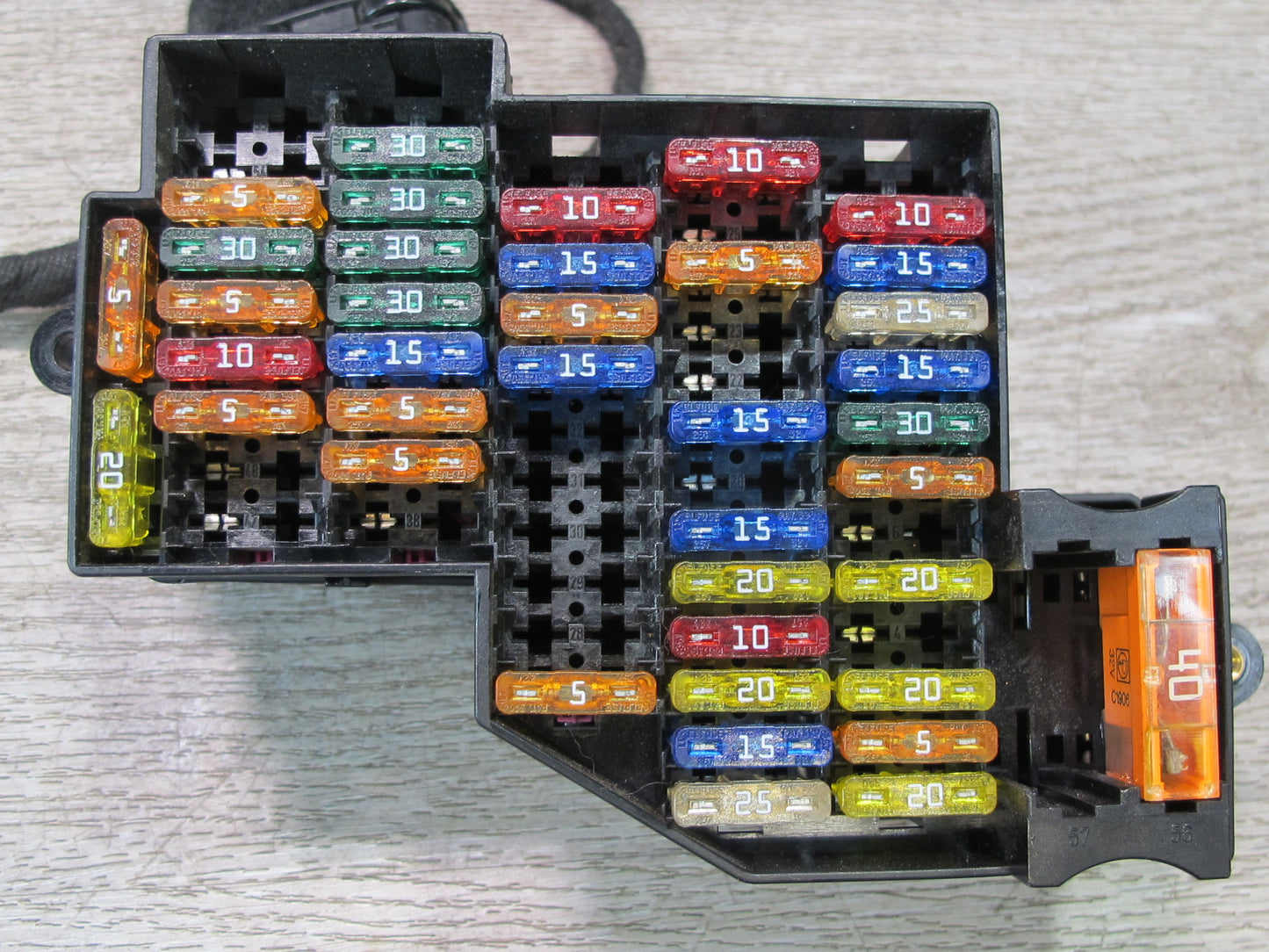 2003-2010 Porsche Cayenne 957 Dash Front Left Fuse Relay Box Module