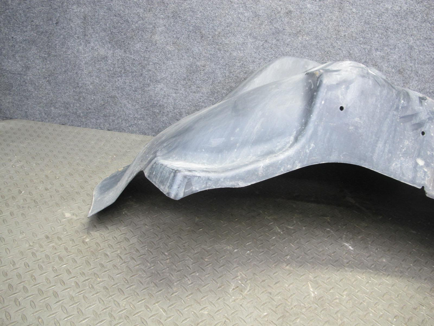 2003-2009 Hummer H2 Front Left Wheel Fender Liner Splash Guard Shield 15176641