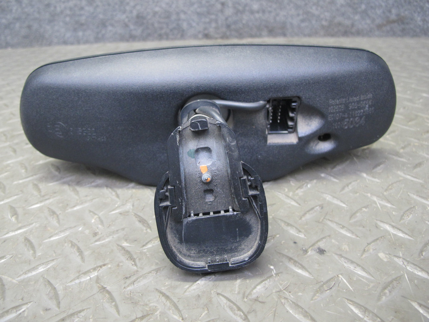 2003-2009 Hummer H2 Front Windshield Interior Auto Dim Rear View Mirror Black