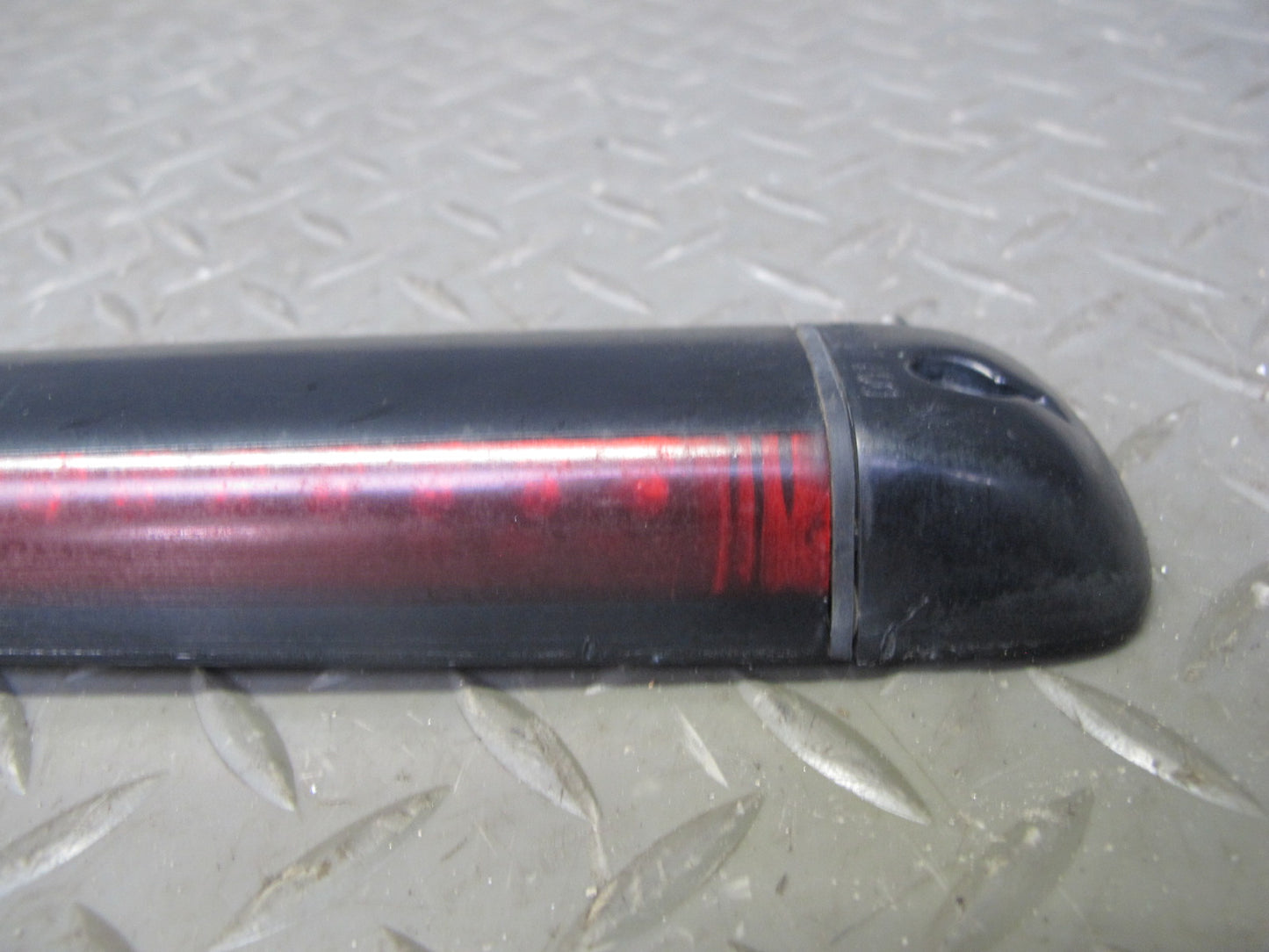 2005-2009 Hummer H2 SUT Rear Center High Mount 3RD Third Brake Stop Lamp Light