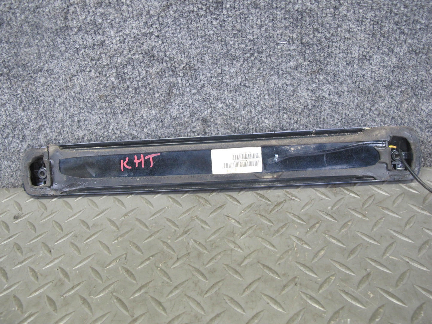 2005-2009 Hummer H2 SUT Rear Center High Mount 3RD Third Brake Stop Lamp Light