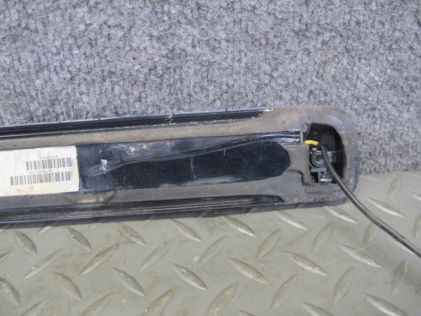 2005-2009 Hummer H2 SUT Rear Center High Mount 3RD Third Brake Stop Lamp Light