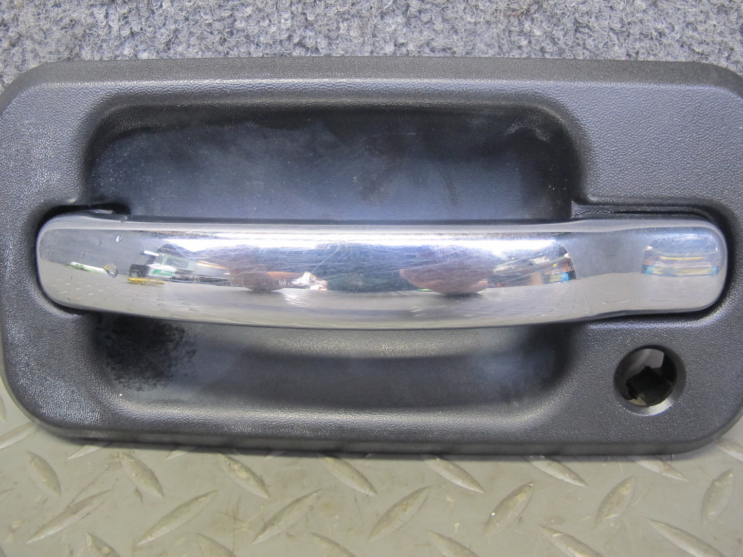 2003-2006 Hummer H2 Front Left Driver Side Door Exterior Handle 15104792
