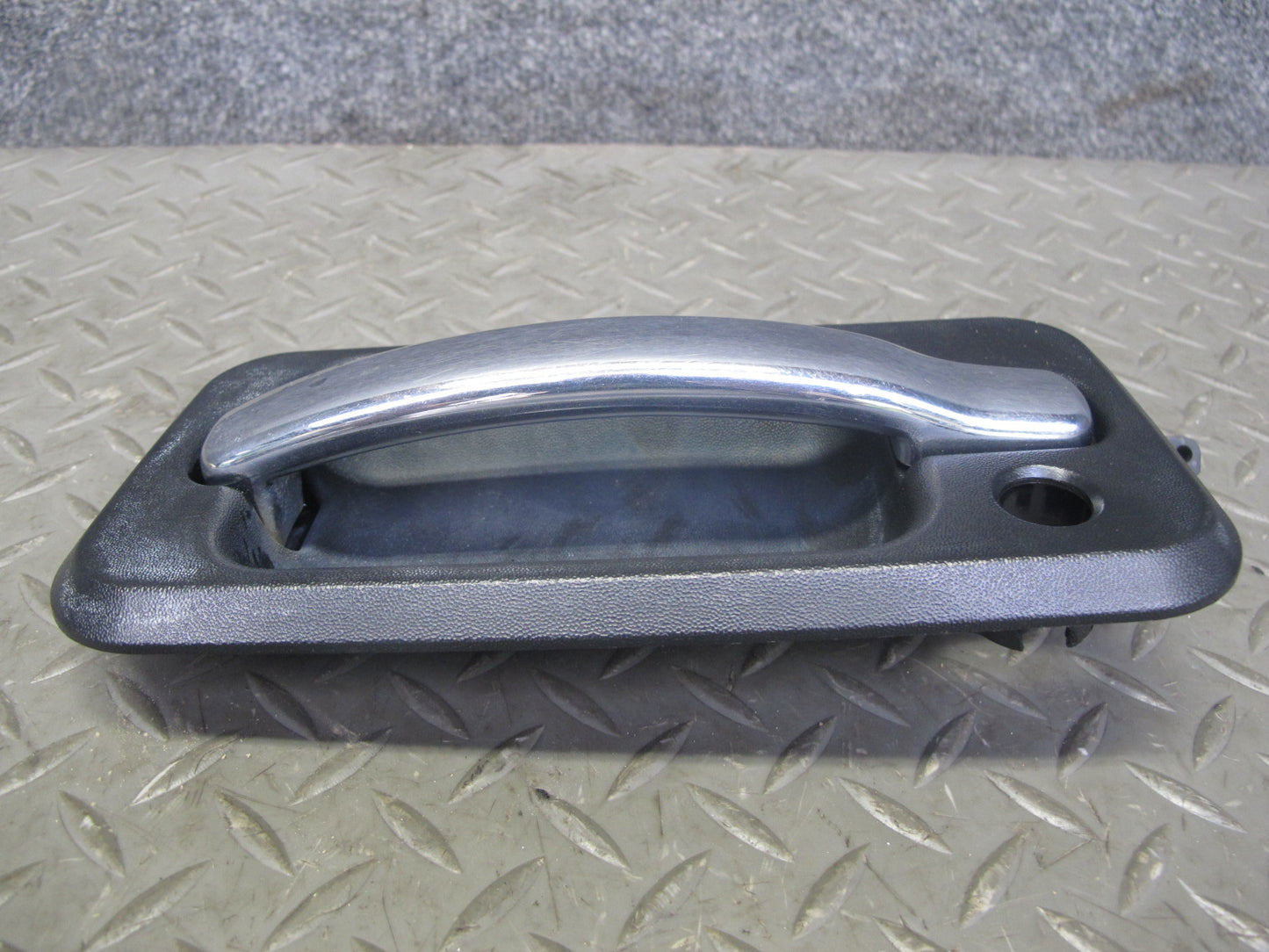 2003-2006 Hummer H2 Front Left Driver Side Door Exterior Handle 15104792