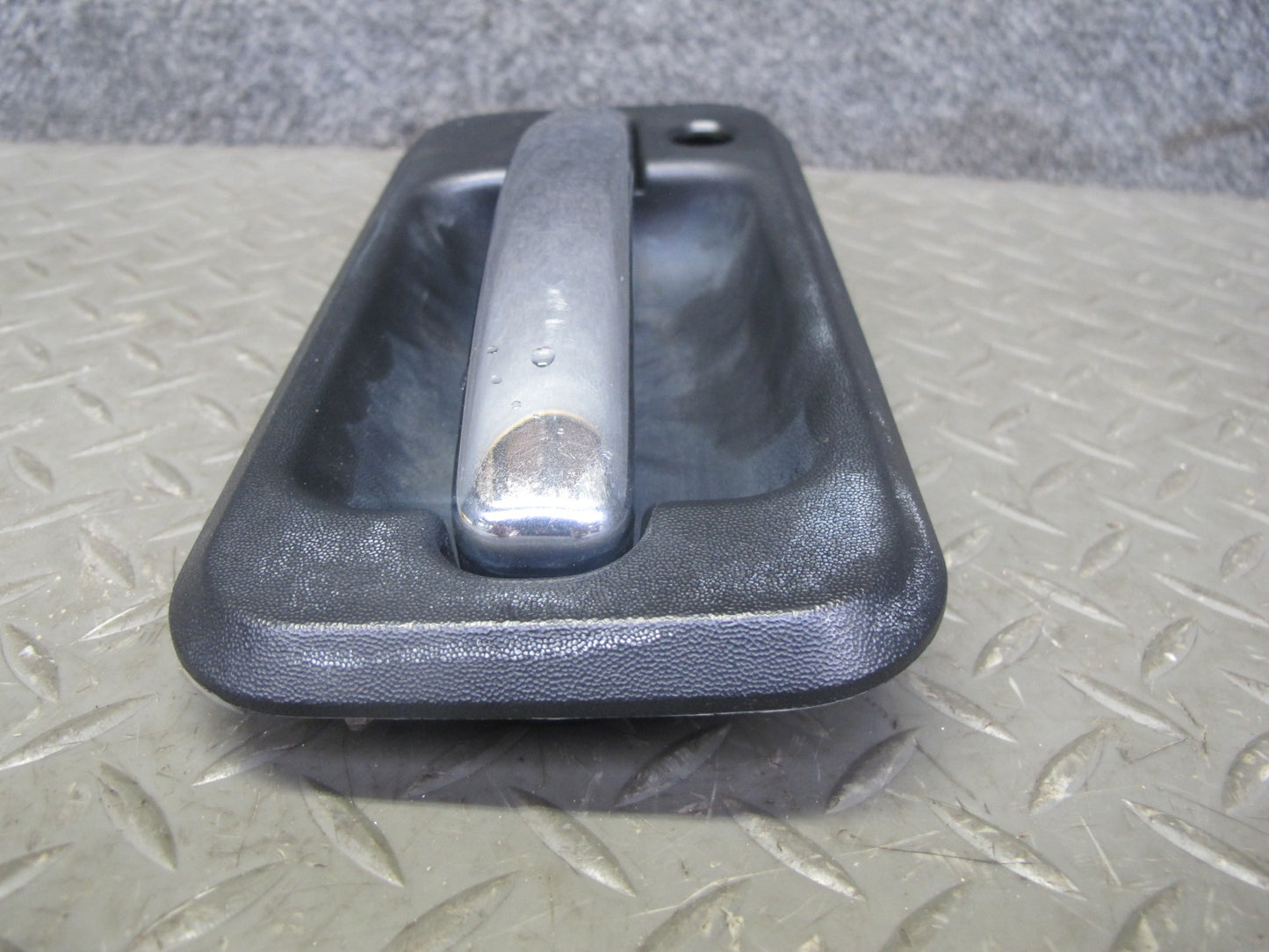 2003-2006 Hummer H2 Front Left Driver Side Door Exterior Handle 15104792