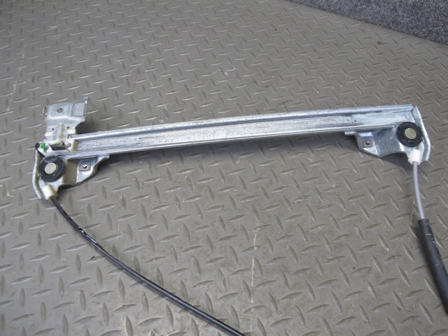 2003-2009 Hummer H2 Front Right Passenger Side Window Regulator W/ Power Motor