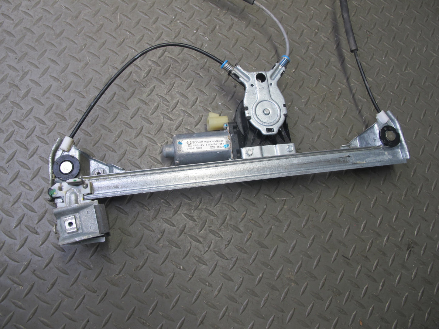 2003-2009 Hummer H2 Front Right Passenger Side Window Regulator W/ Power Motor