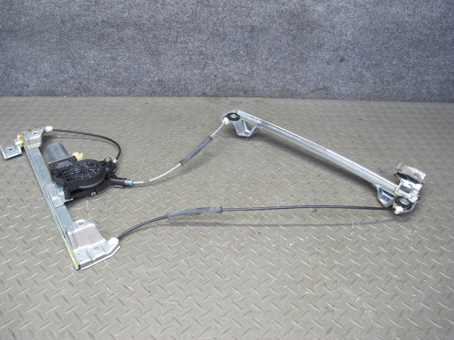 2003-2009 Hummer H2 Front Left Driver Side Window Regulator W/ Power Motor
