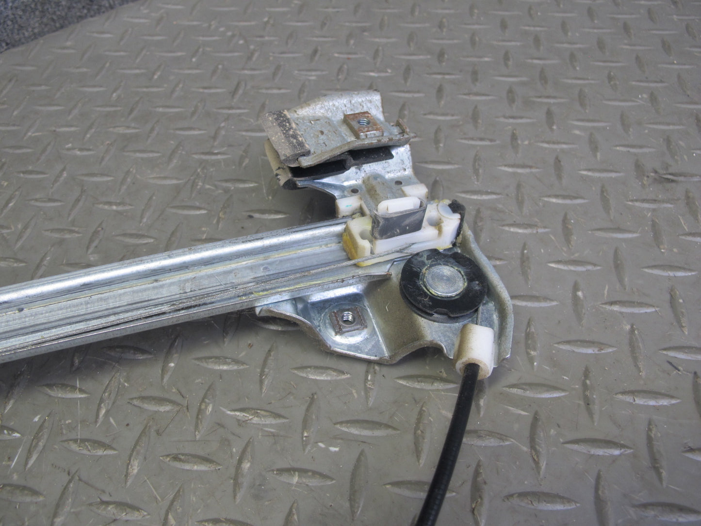 2003-2009 Hummer H2 Front Left Driver Side Window Regulator W/ Power Motor