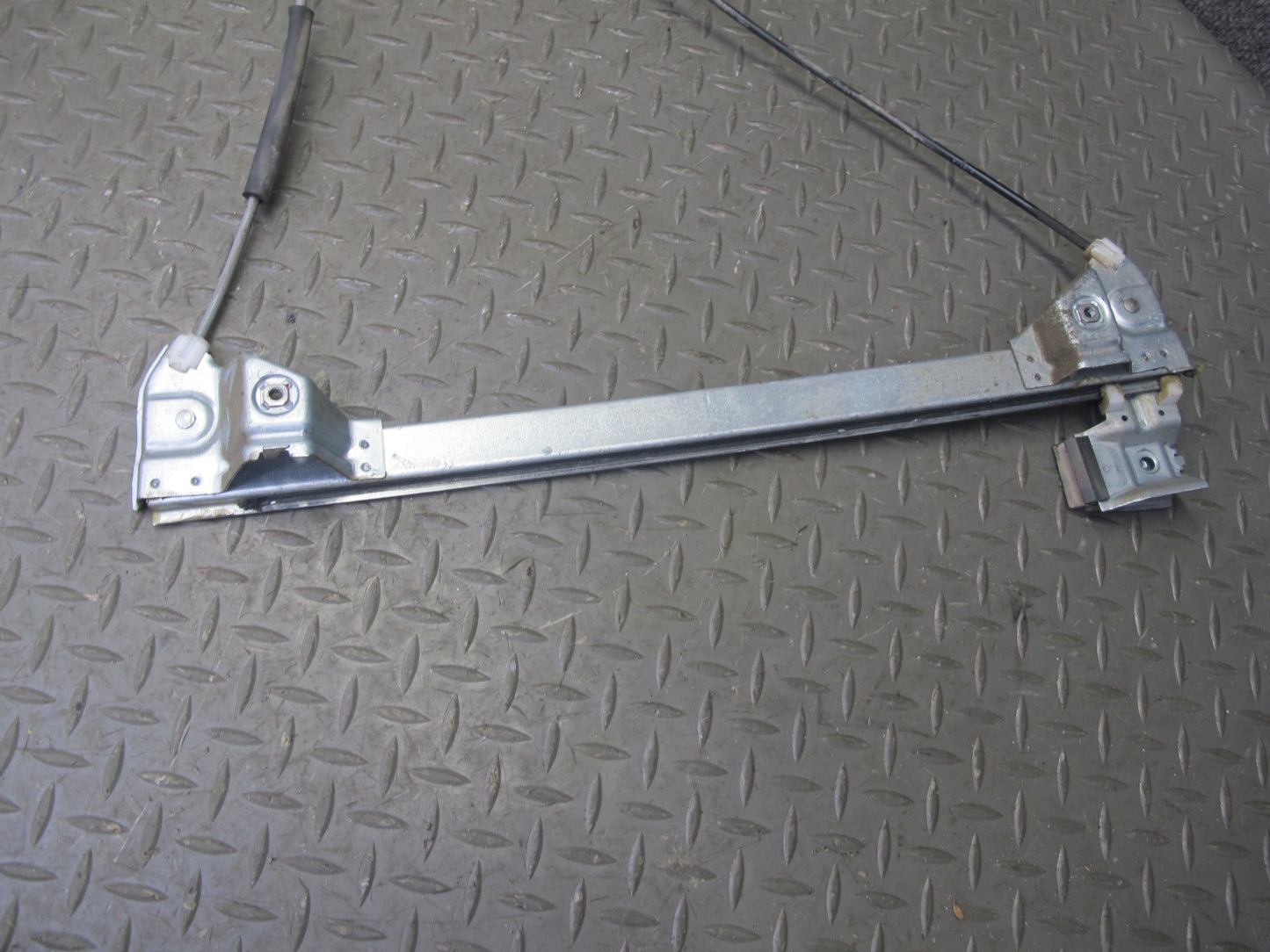 2003-2009 Hummer H2 Front Left Driver Side Window Regulator W/ Power Motor