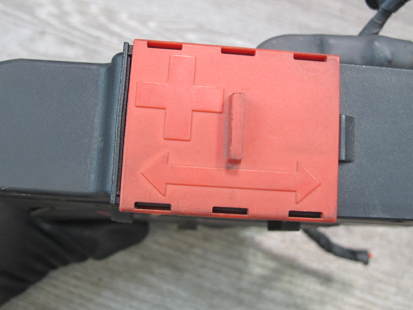 2012-2016 Mercedes R172 SLK Fuse Junction Box Battery Control Module Unit