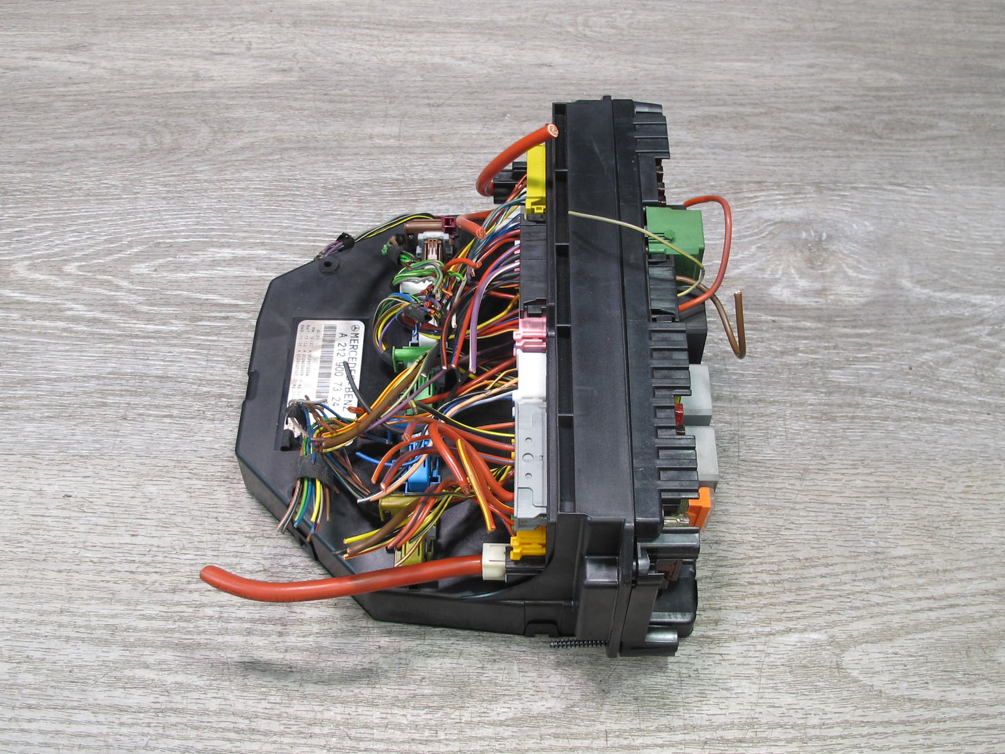 2012-2016 Mercedes R172 SLK Front SAM Module Relay Fuse Box Assembly A2129007324