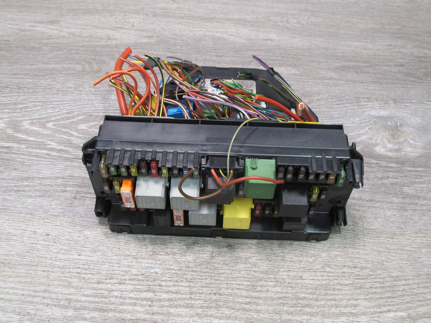 2012-2016 Mercedes R172 SLK Front SAM Module Relay Fuse Box Assembly A2129007324