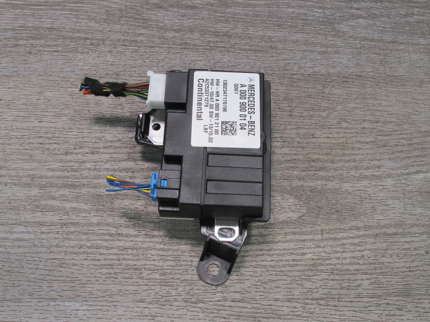 2012-2020 Mercedes R172 SLK SLC Fuel Pump Control Module Unit A0009000104