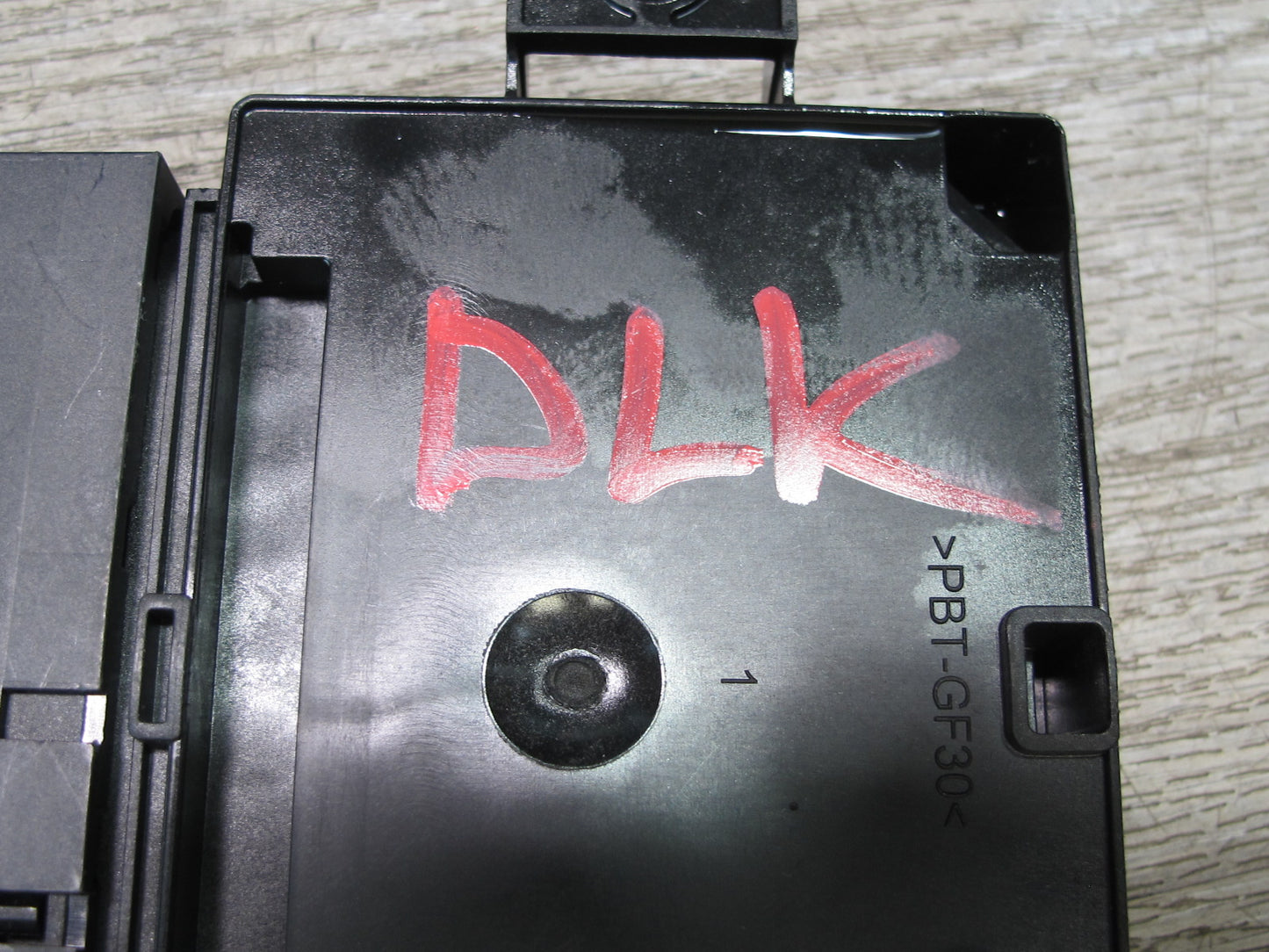 2012-2016 Mercedes R172 SLK Parking Brake Assist Control Module Unit A1669002700