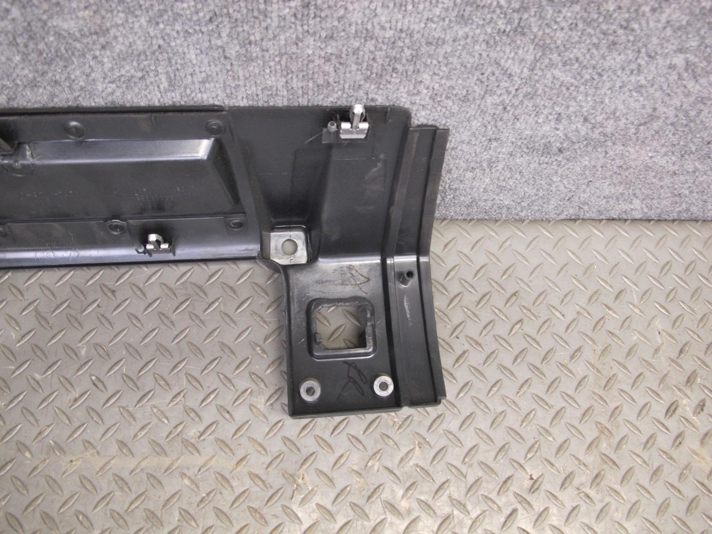 2005-2007 Hummer H2 Right Side Dash Upper Trim Panel W/ Air Vent Assembly