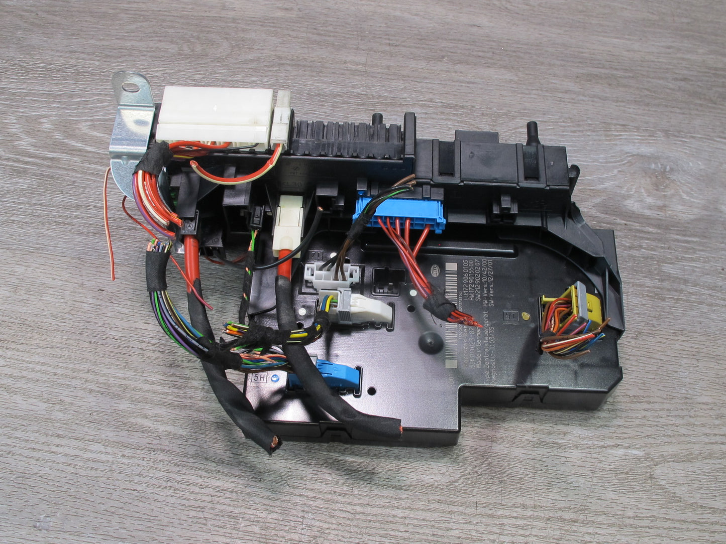 2012-2016 Mercedes R172 SLK Rear SAM Module Relay Fuse Box Assembly 1729060105