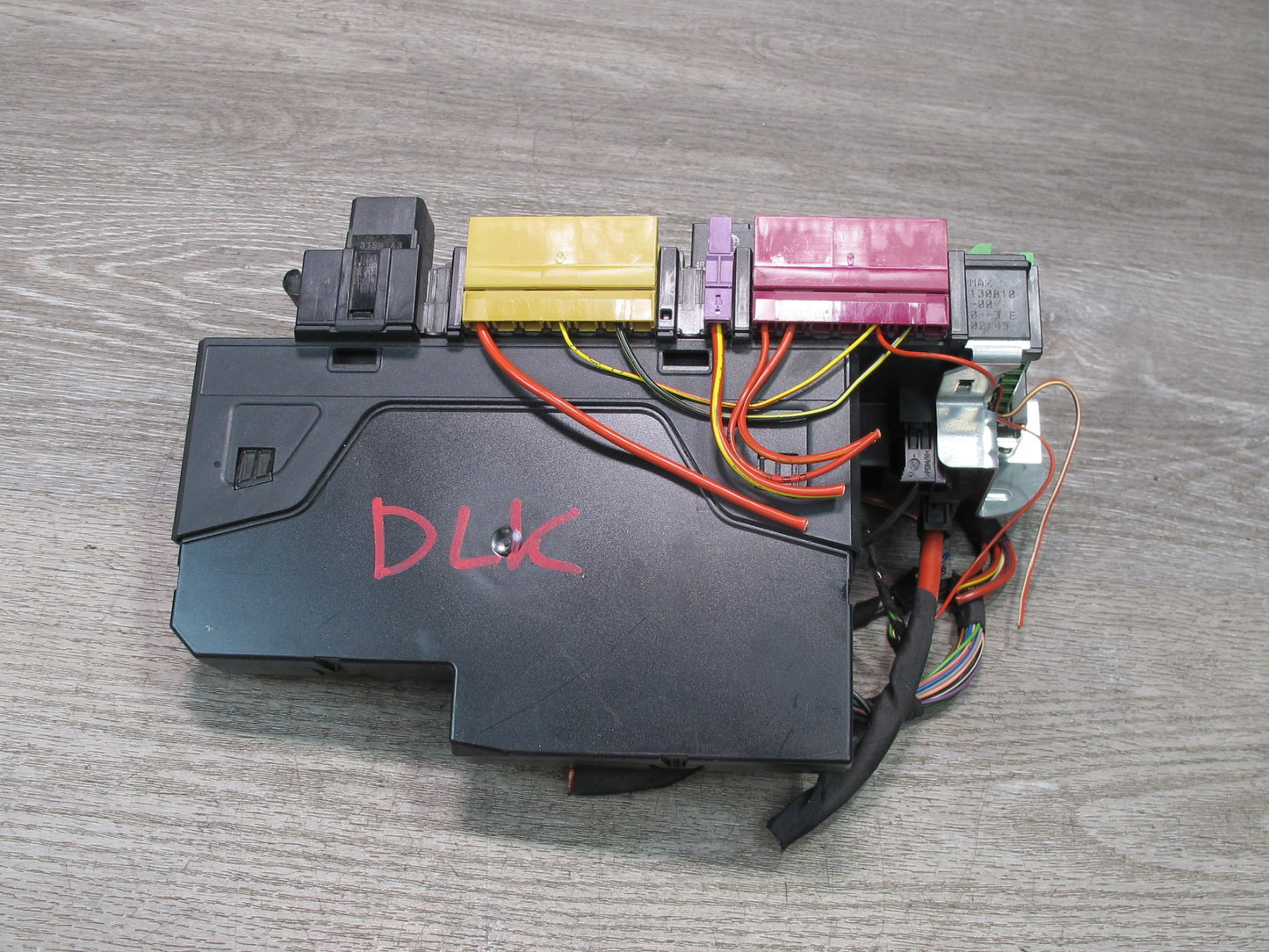 2012-2016 Mercedes R172 SLK Rear SAM Module Relay Fuse Box Assembly 1729060105