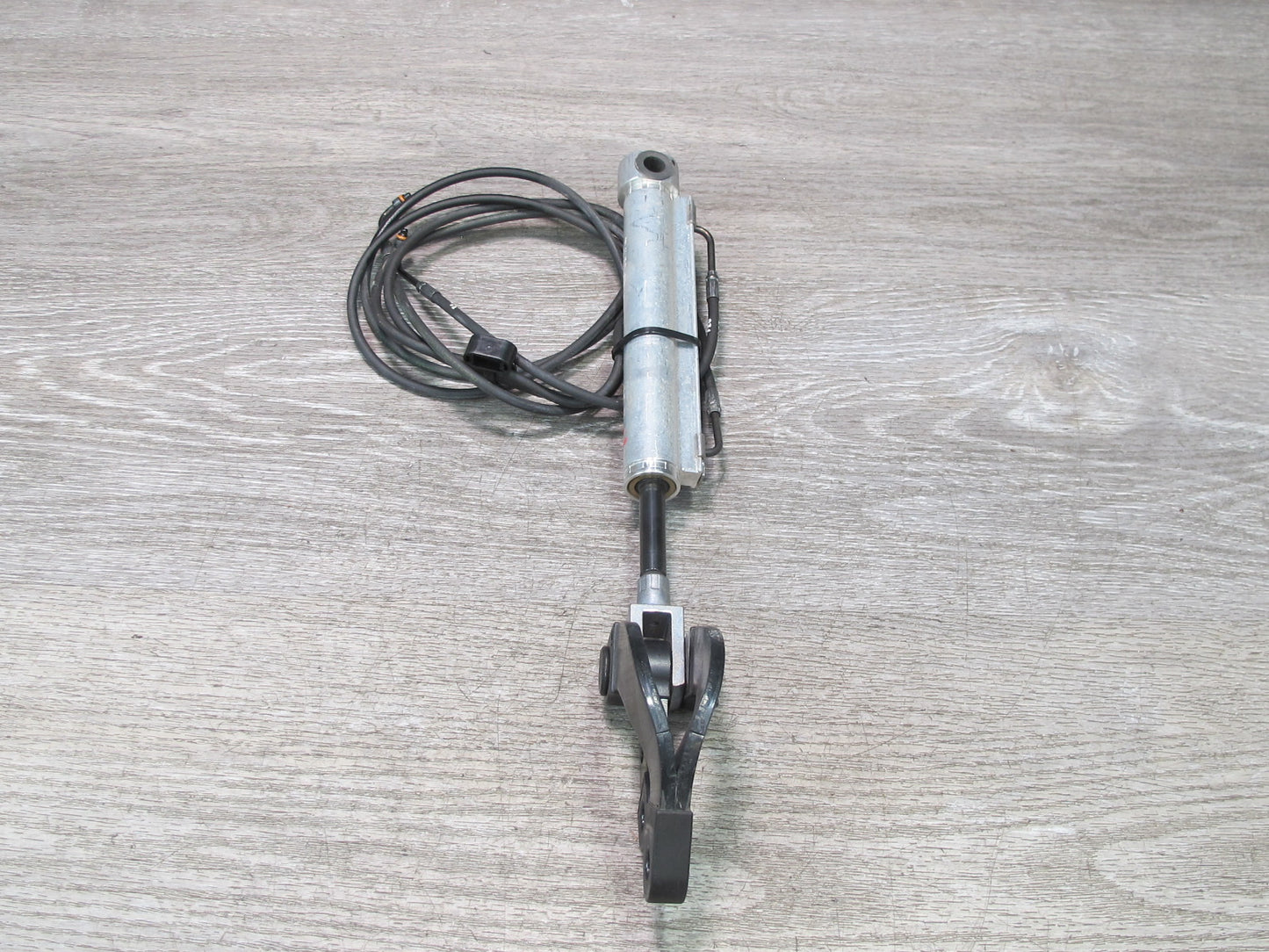 2012-2020 Mercedes R172 SLK SLC Convertible TOP Left Roof Hydraulic Cylinder