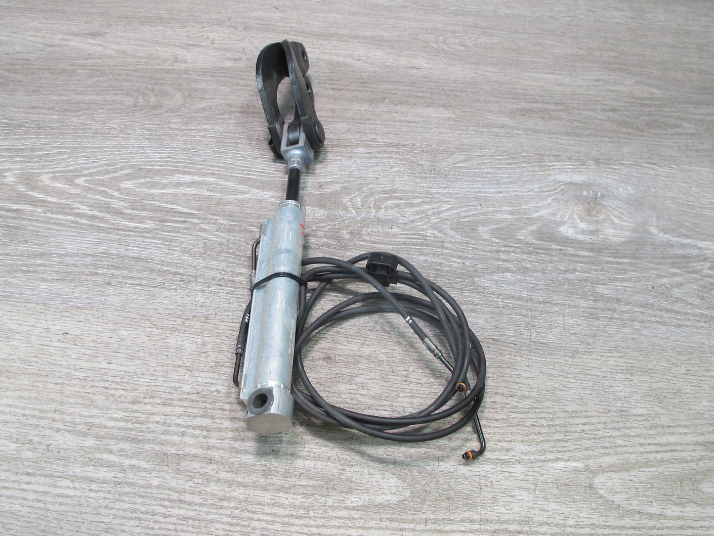 2012-2020 Mercedes R172 SLK SLC Convertible TOP Left Roof Hydraulic Cylinder