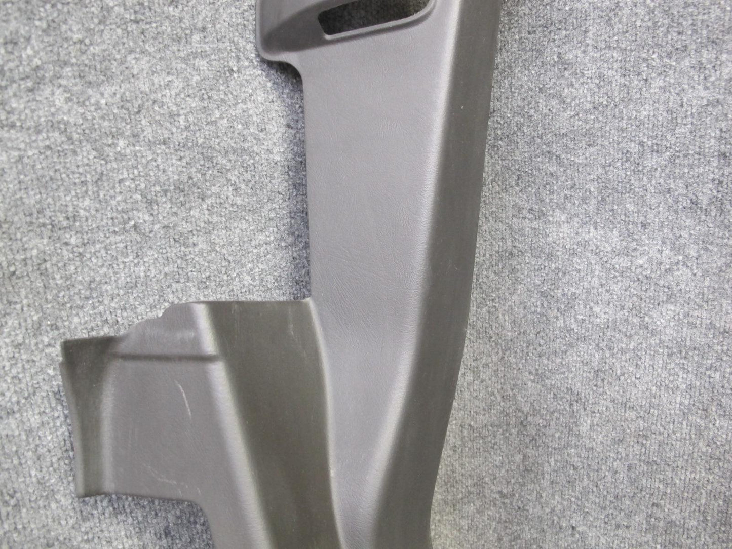 2005-2007 Hummer H2 SUT Rear Left Right Side C Pillar Lock Panel Cover Trim Set
