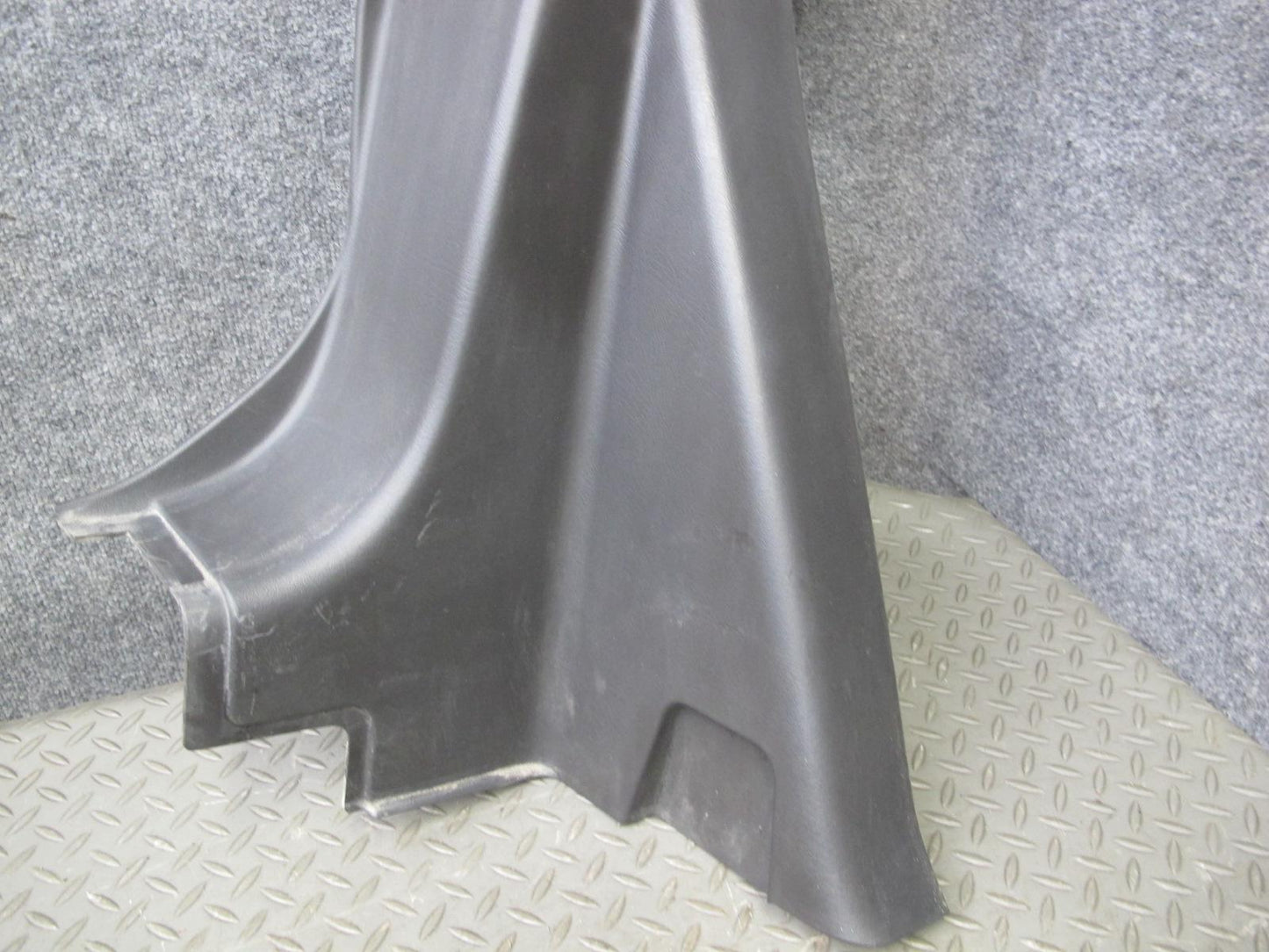 2005-2007 Hummer H2 SUT Rear Left Right Side C Pillar Lock Panel Cover Trim Set