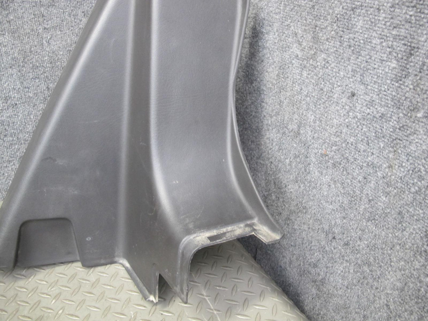 2005-2007 Hummer H2 SUT Rear Left Right Side C Pillar Lock Panel Cover Trim Set