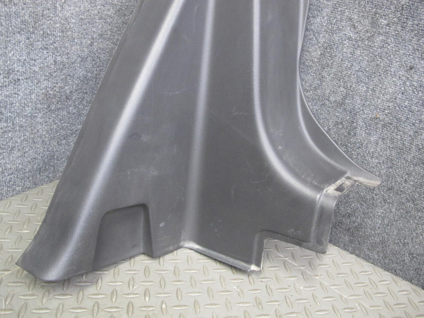 2005-2007 Hummer H2 SUT Rear Left Right Side C Pillar Lock Panel Cover Trim Set