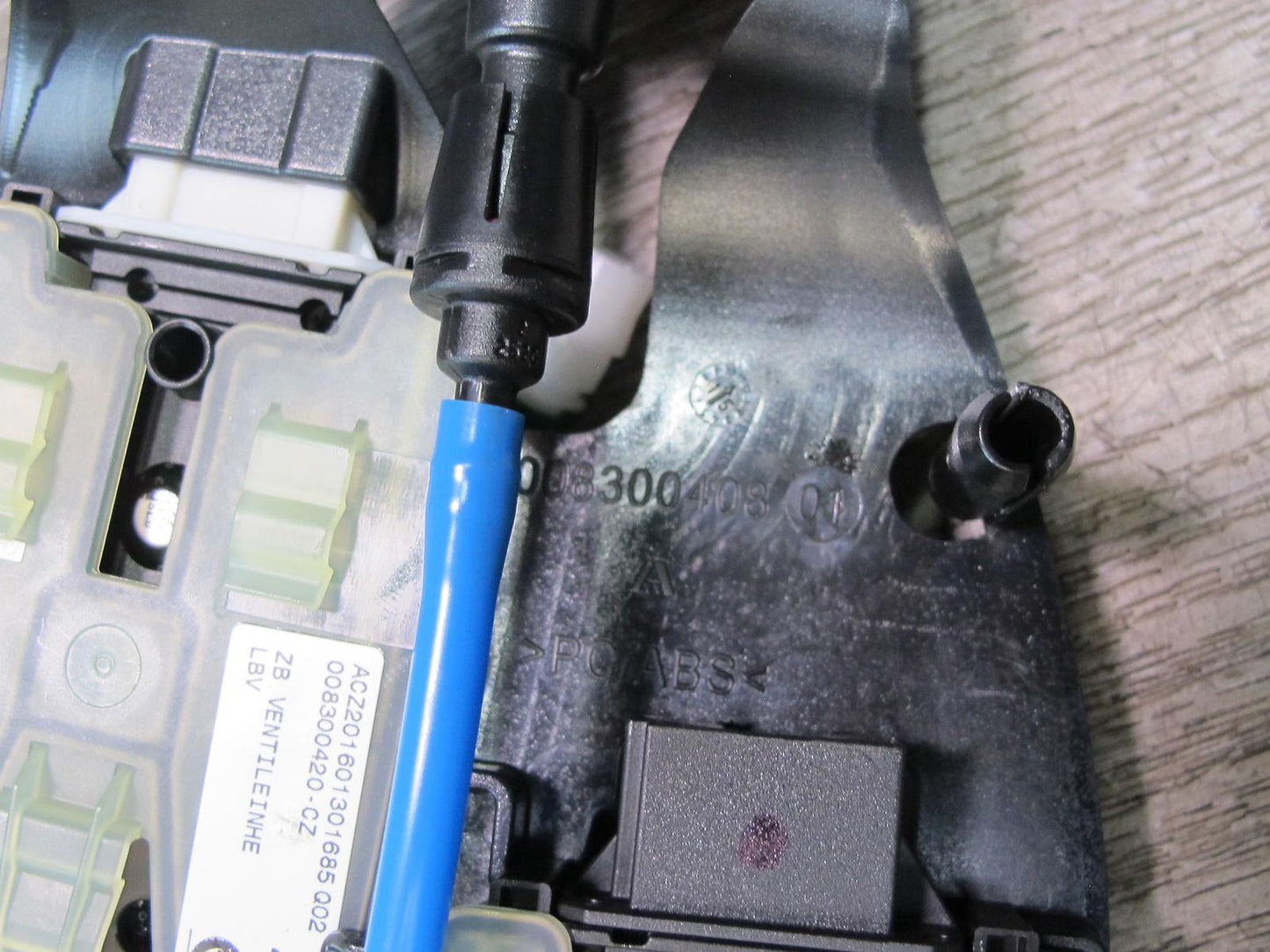 2015-2020 BMW F82 M4 Front Left Seat Pump Valve 8058249 OEM