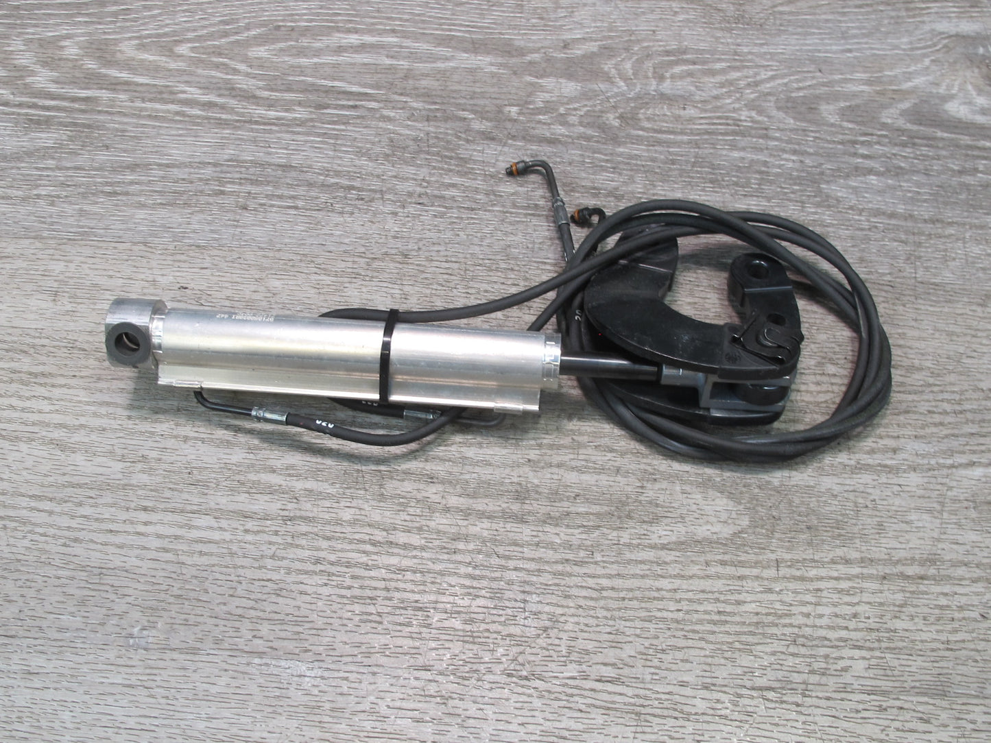 2012-2020 Mercedes R172 SLK SLC Convertible TOP Right Roof Hydraulic Cylinder