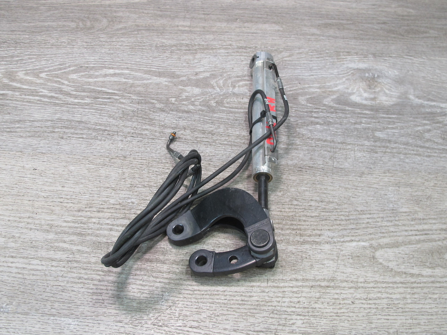 2012-2020 Mercedes R172 SLK SLC Convertible TOP Right Roof Hydraulic Cylinder