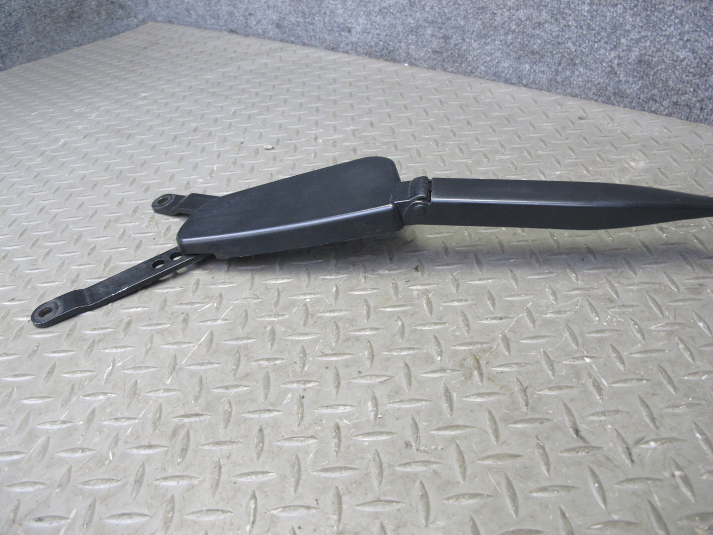 12-19 Mercedes W166 GLE ML Front Left & Right Side Windshield Wiper Arm Set OEM