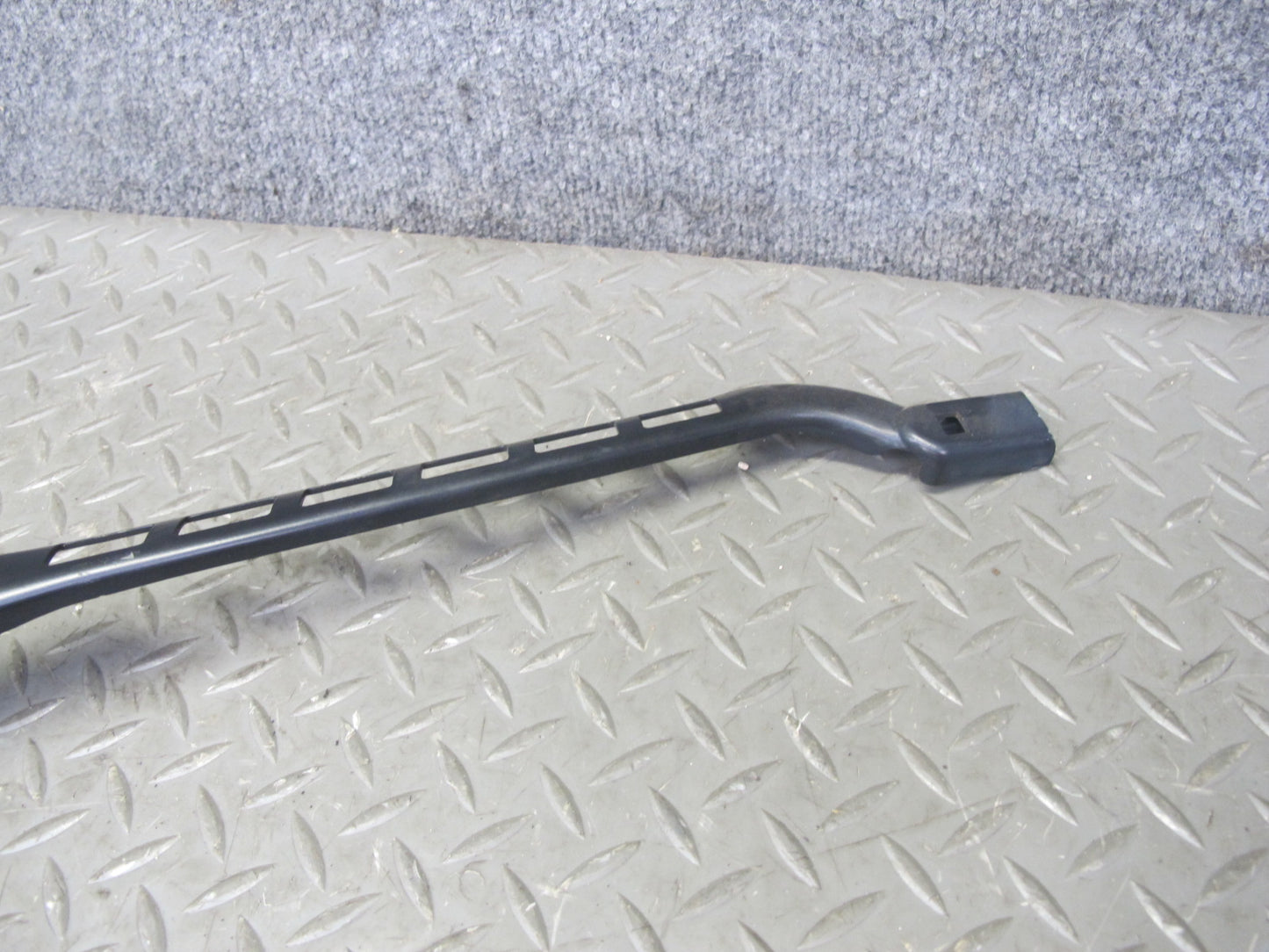 12-19 Mercedes W166 GLE ML Front Left & Right Side Windshield Wiper Arm Set OEM