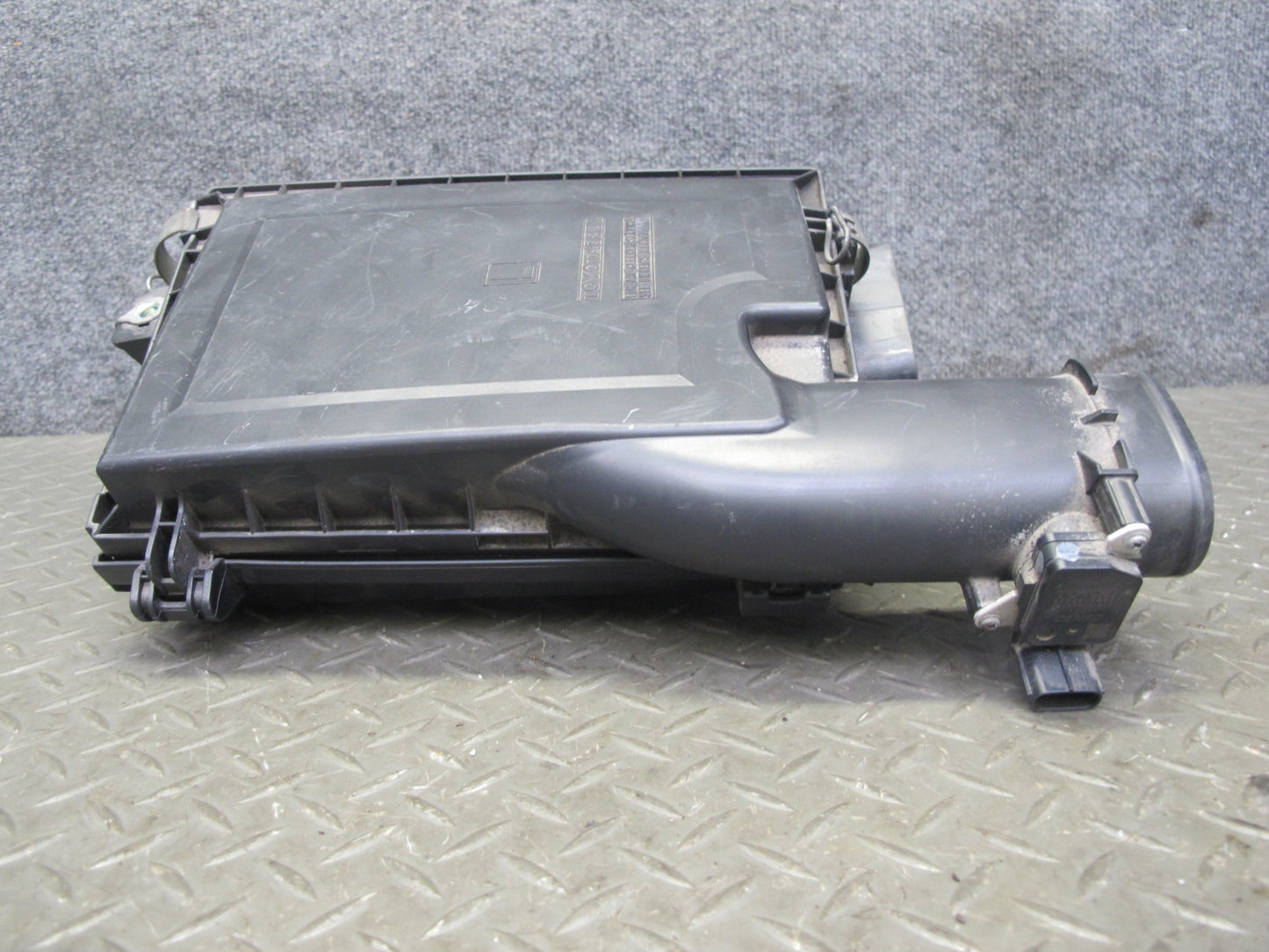 07-17 Lexus LS600h LS460 Left Air Intake Cleaner Filter Box w MAF Sensor OEM