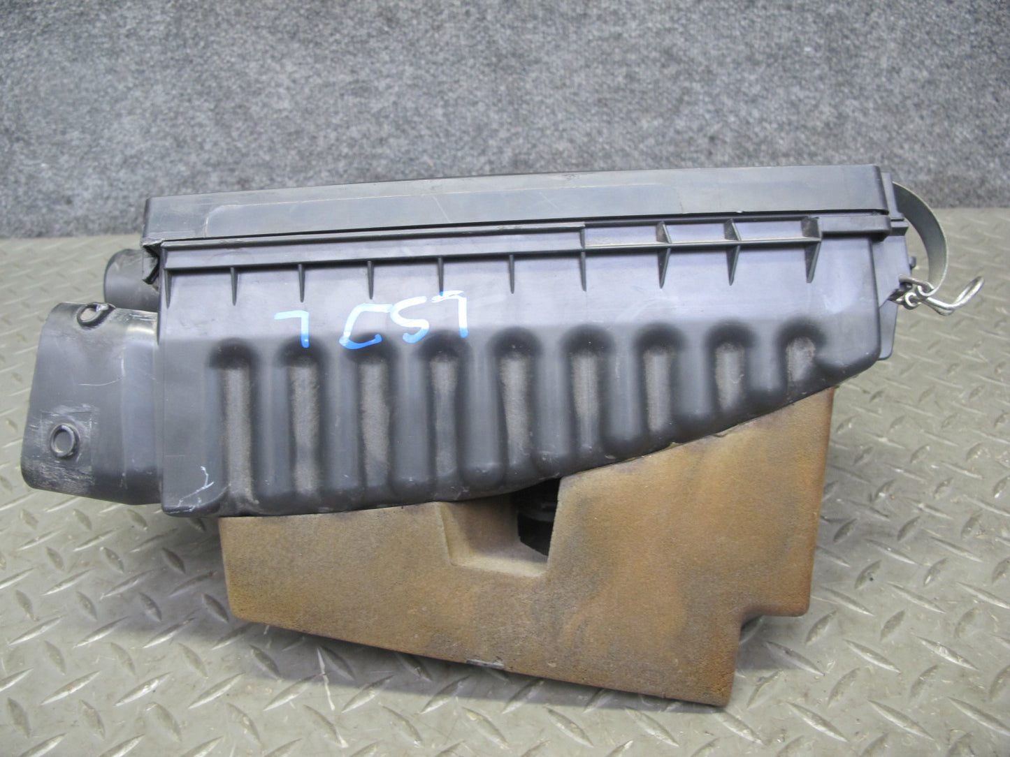 07-17 Lexus LS600h LS460 Left Air Intake Cleaner Filter Box w MAF Sensor OEM