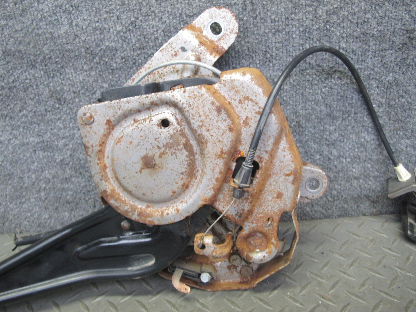 2006-2007 Hummer H2 Manual Emergency Parking Brake Stop Pedal