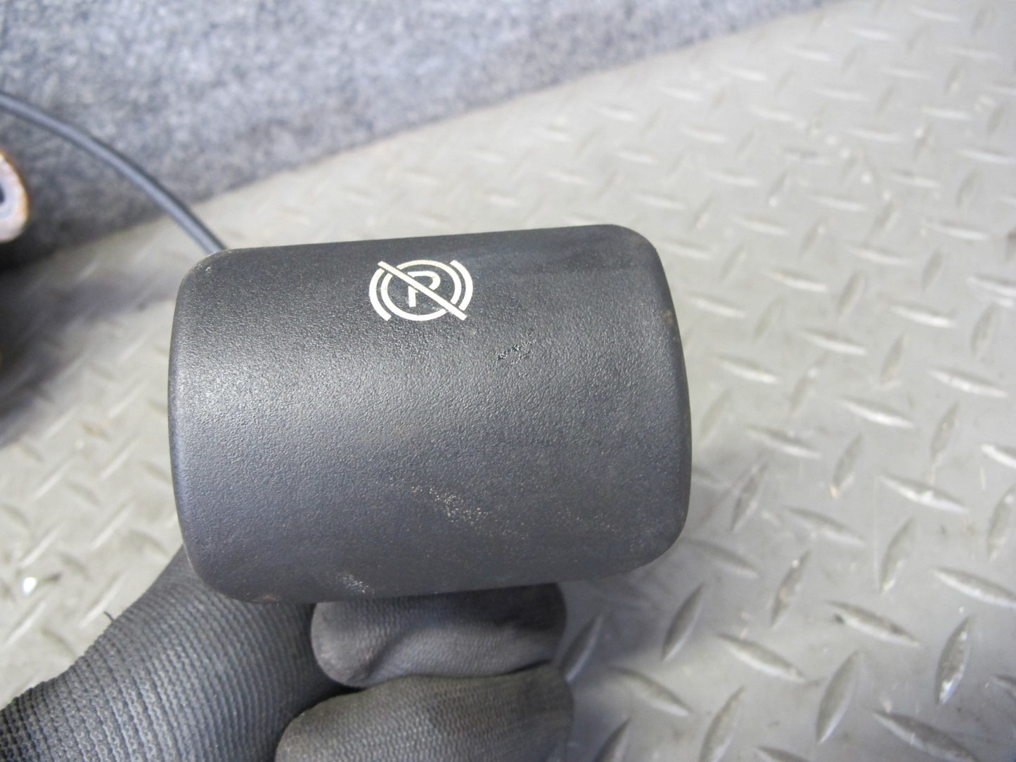 2006-2007 Hummer H2 Manual Emergency Parking Brake Stop Pedal