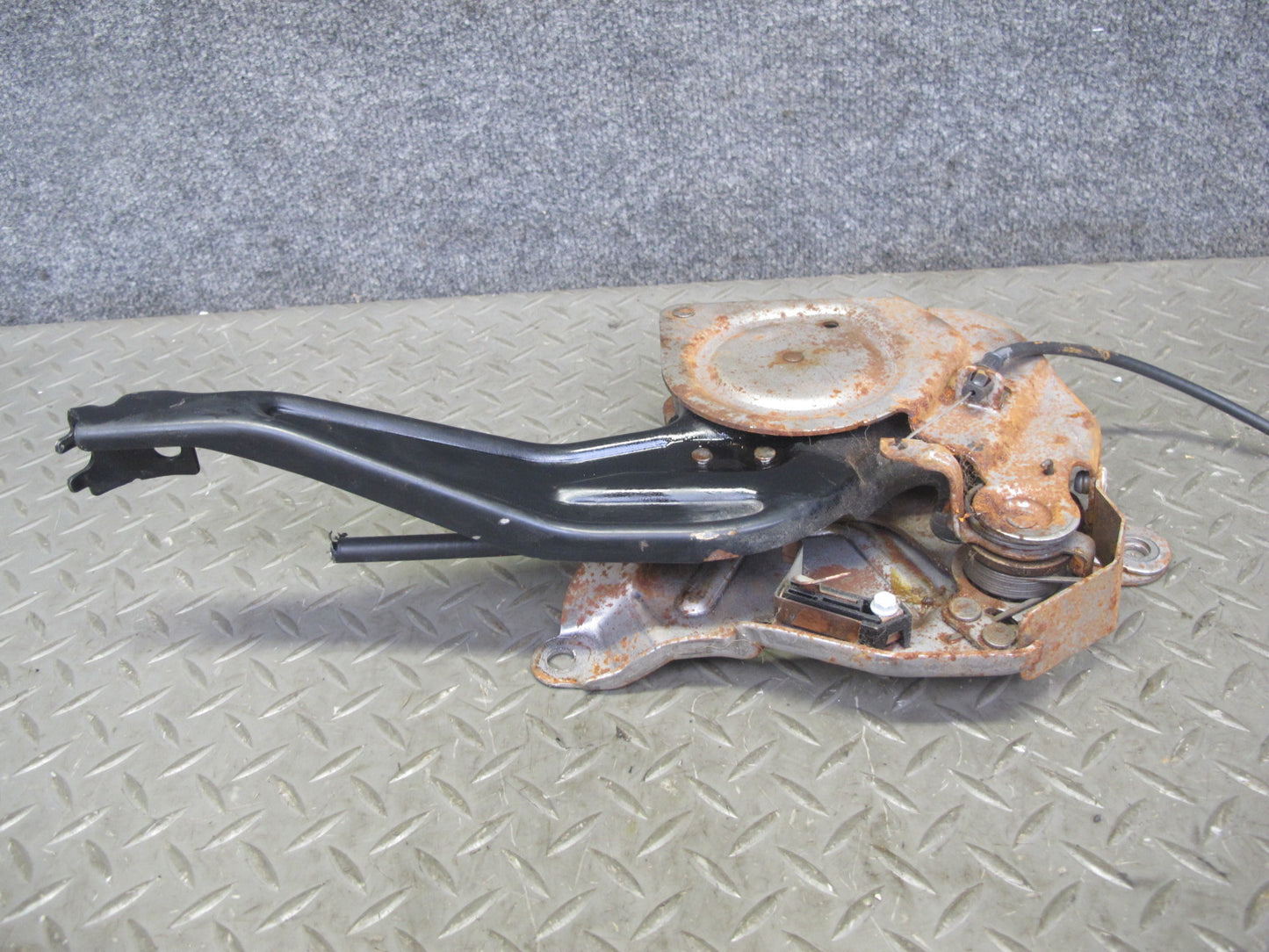 2006-2007 Hummer H2 Manual Emergency Parking Brake Stop Pedal