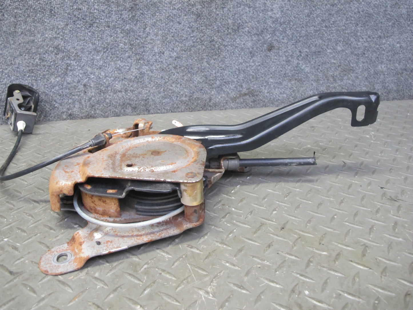 2006-2007 Hummer H2 Manual Emergency Parking Brake Stop Pedal