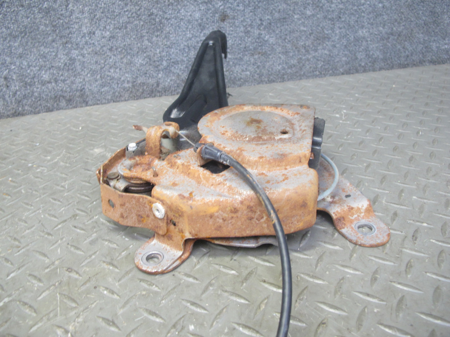2006-2007 Hummer H2 Manual Emergency Parking Brake Stop Pedal