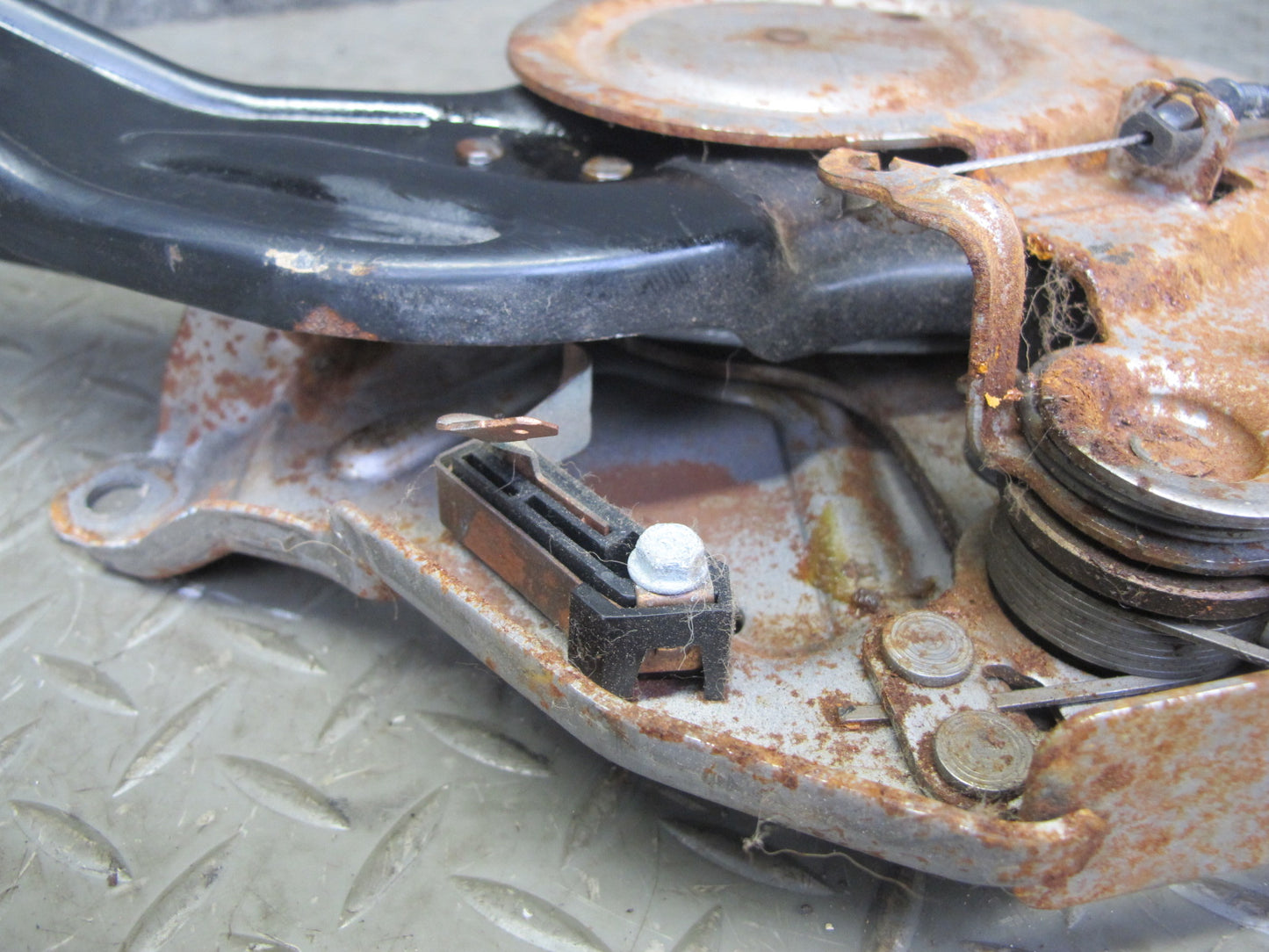 2006-2007 Hummer H2 Manual Emergency Parking Brake Stop Pedal