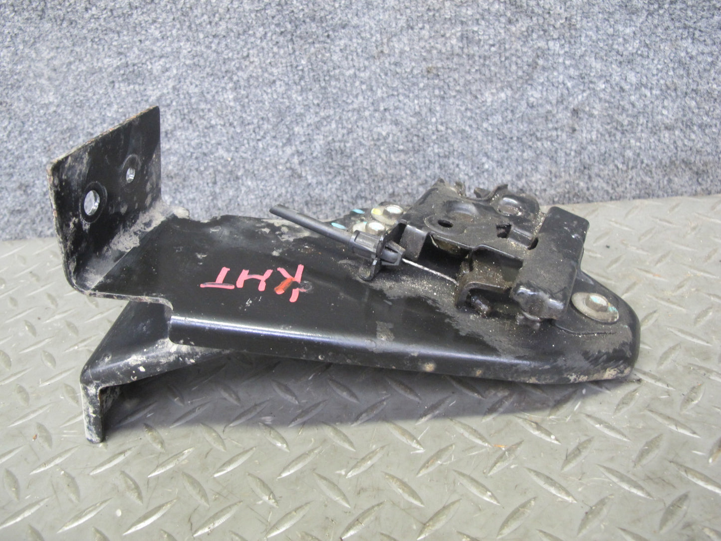 2003-2007 Hummer H2 Front Hood Bonnet Lock Latch W/ Bracket