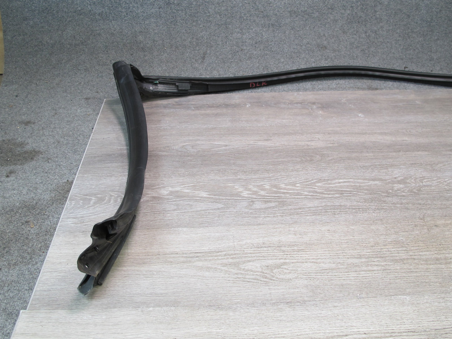 2012-2020 Mercedes R172 SLK SLC Front Windshield Glass Rubber Weatherstrip Seal
