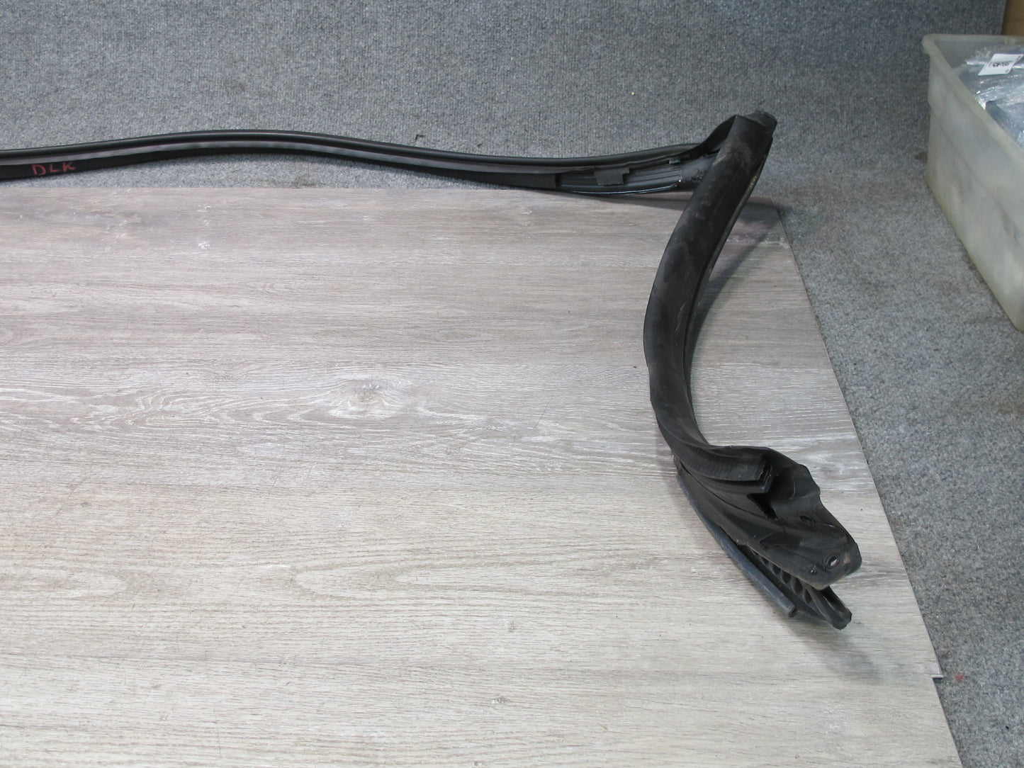 2012-2020 Mercedes R172 SLK SLC Front Windshield Glass Rubber Weatherstrip Seal