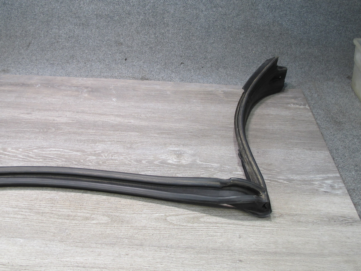 2012-2020 Mercedes R172 SLK SLC Front Windshield Glass Rubber Weatherstrip Seal